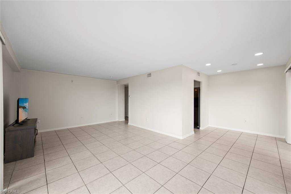 4807 Sunset CT Unit: 405