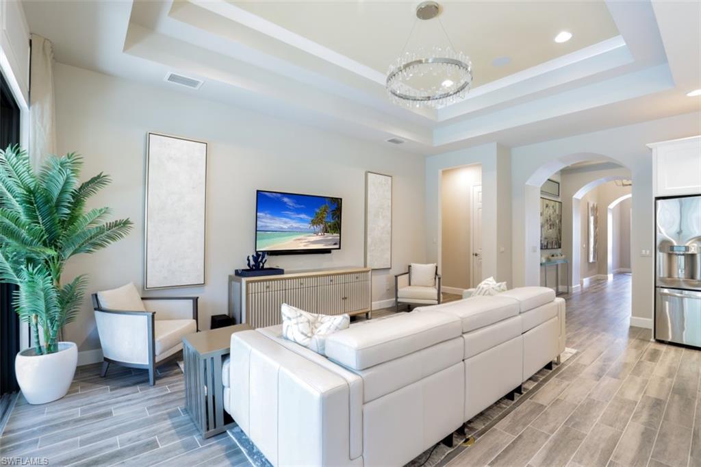 9353 Isla Bella CIR