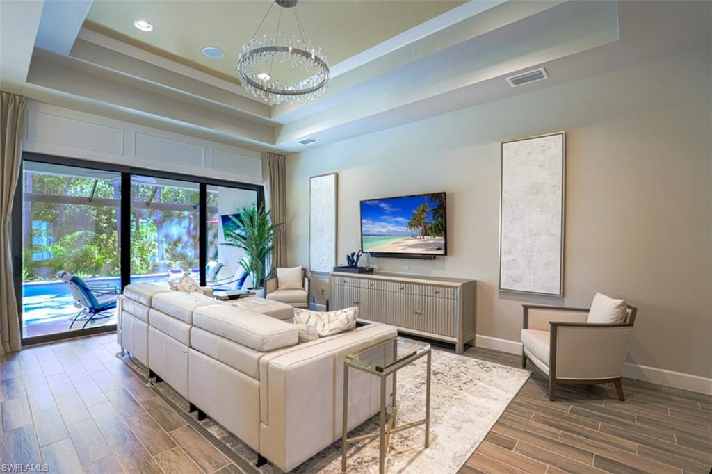 9353 Isla Bella CIR