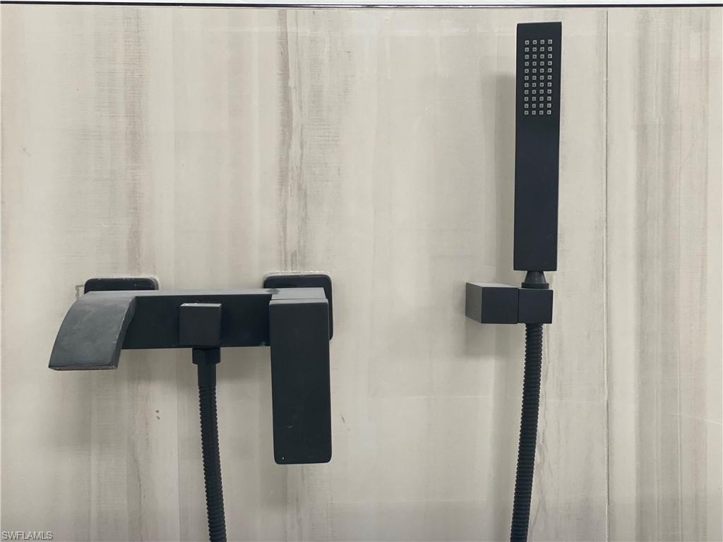 4680 18th AVE SE