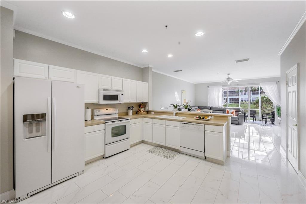 996 Hampton CIR Unit: 71