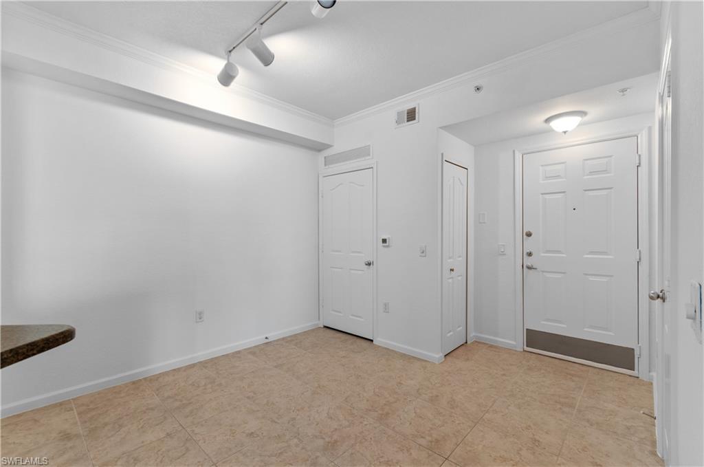 12936 Violino LN W Unit: 201