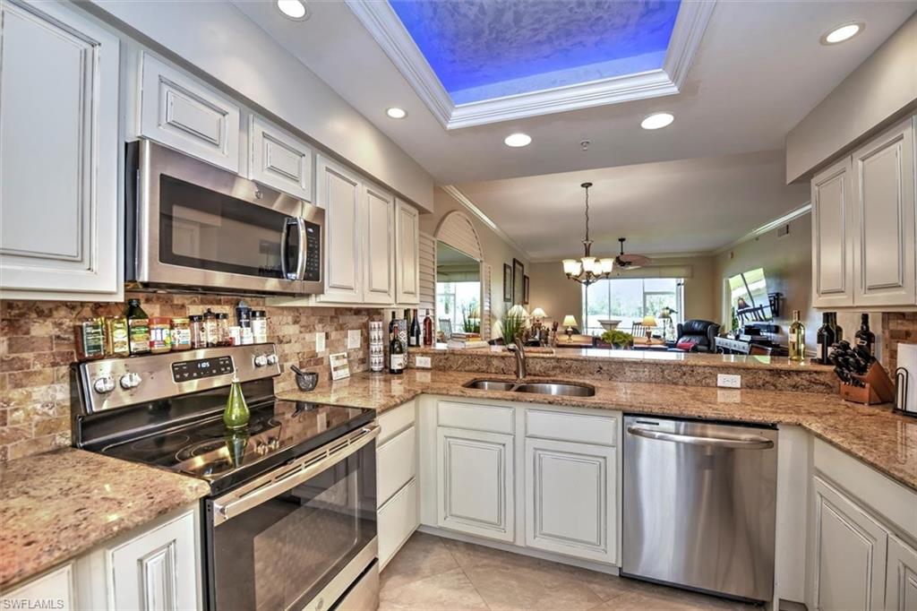 8500 Naples Heritage DR Unit: 1015