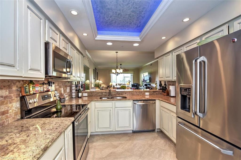 8500 Naples Heritage DR Unit: 1015