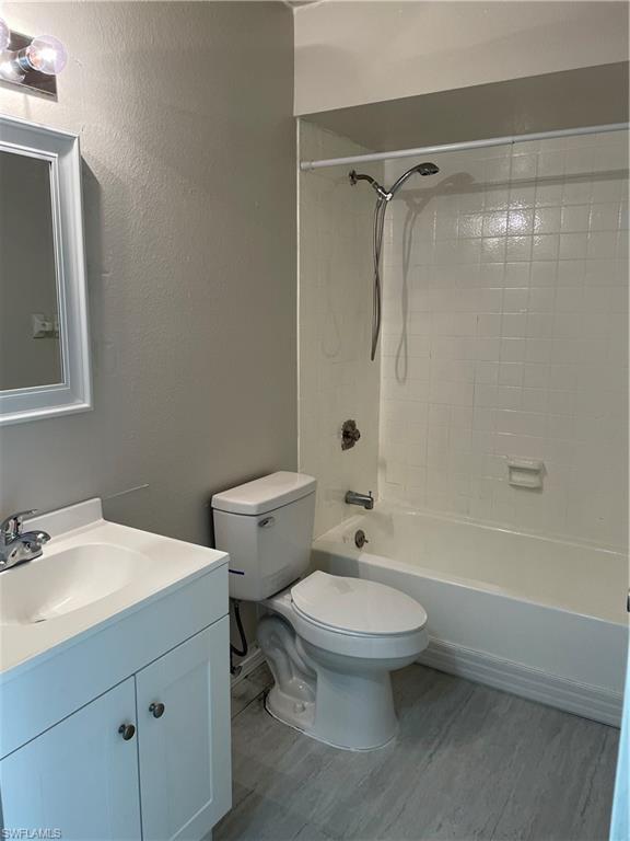 25 W Mariana AVE