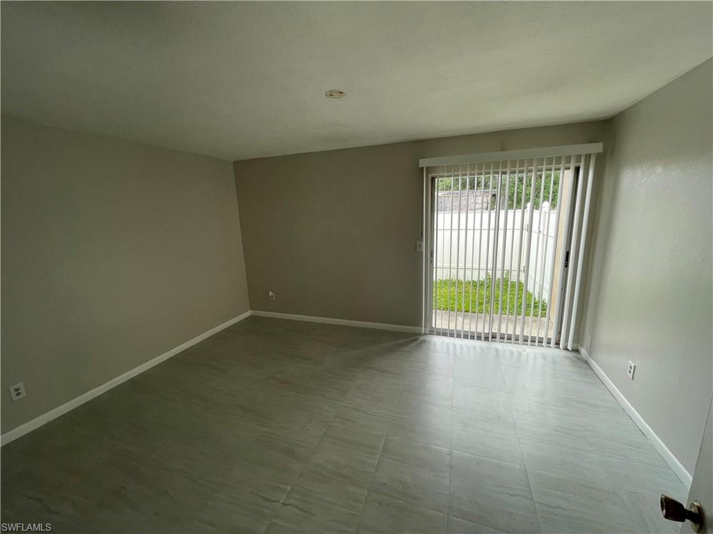 25 W Mariana AVE