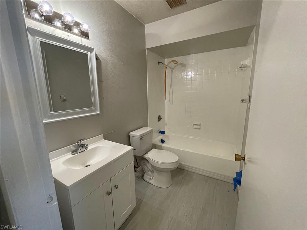 25 W Mariana AVE
