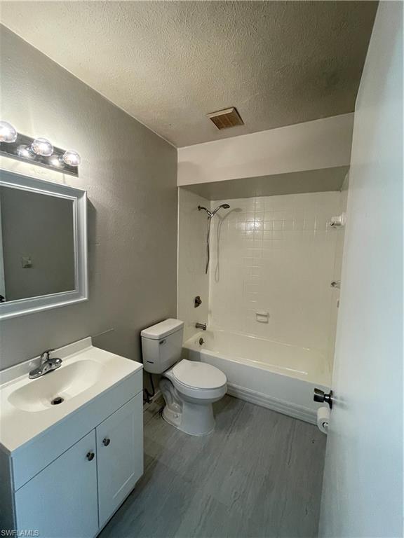 25 W Mariana AVE