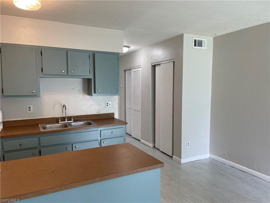 25 W Mariana AVE