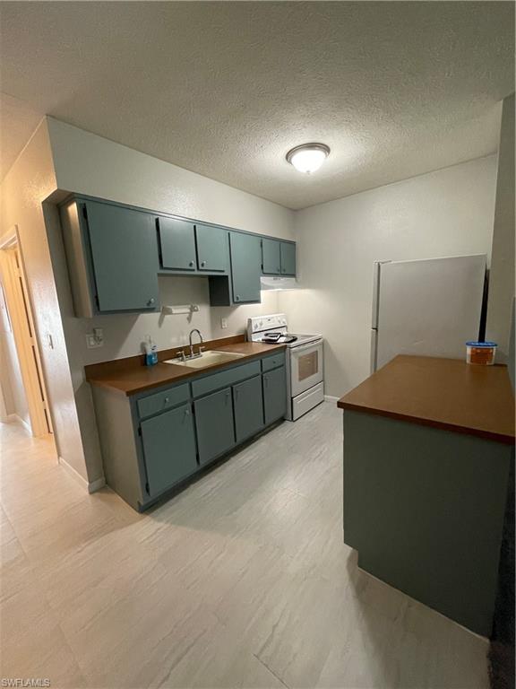 25 W Mariana AVE