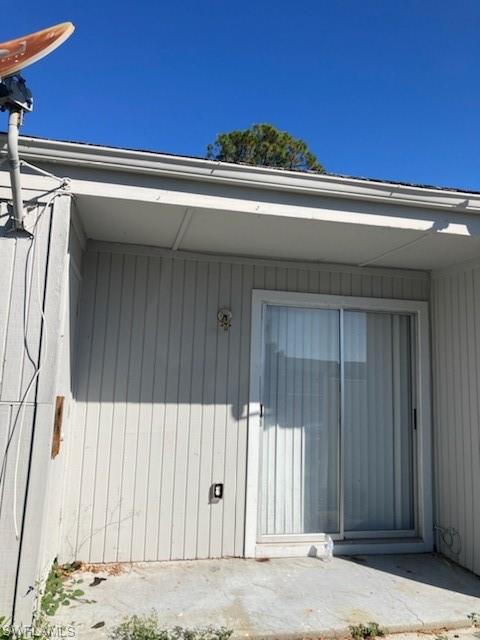 25 W Mariana AVE