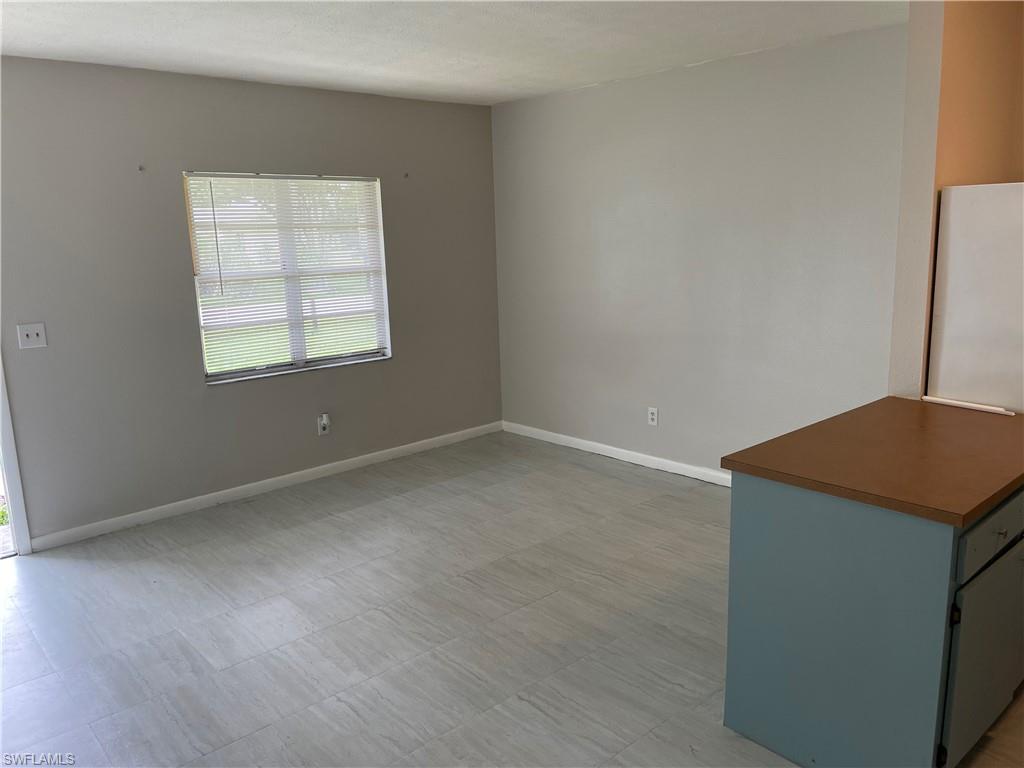 25 W Mariana AVE