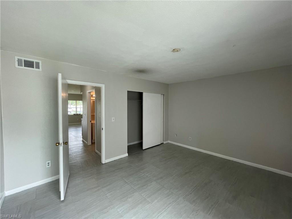 25 W Mariana AVE