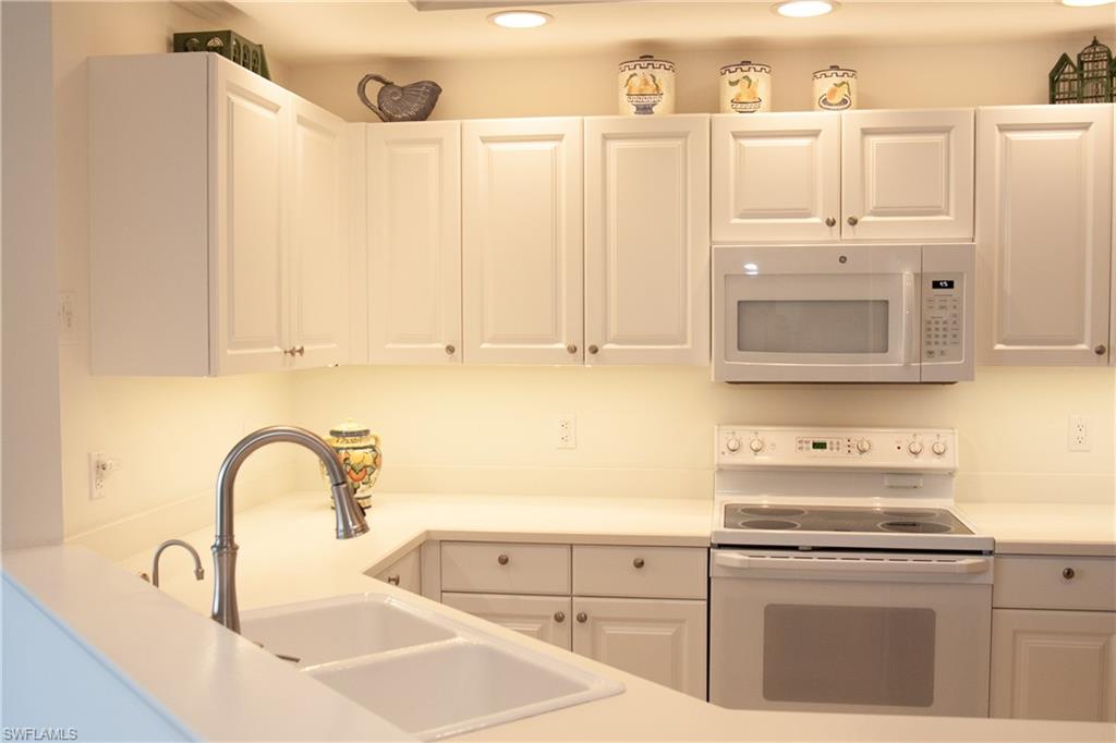 690 Club Marco CIR Unit: 102