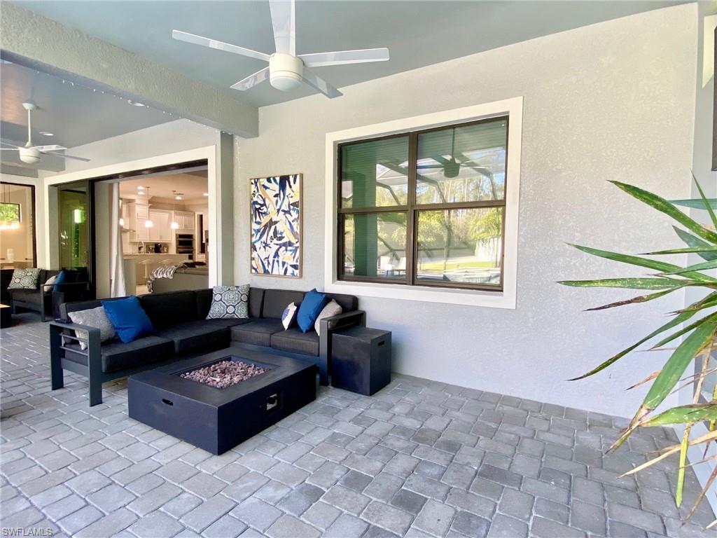6671 Bottlebrush LN