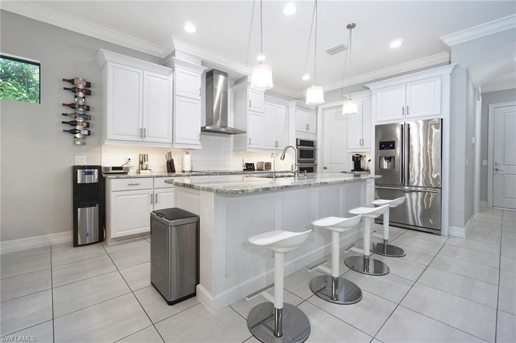 6671 Bottlebrush LN