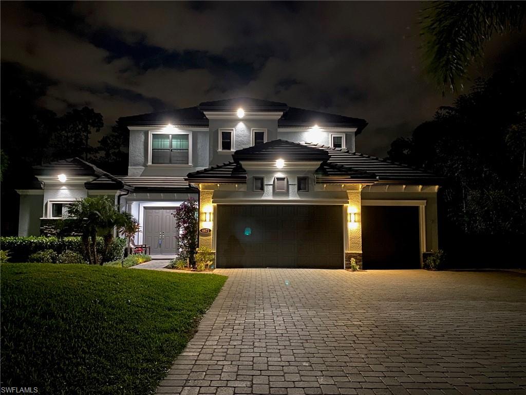 6671 Bottlebrush LN