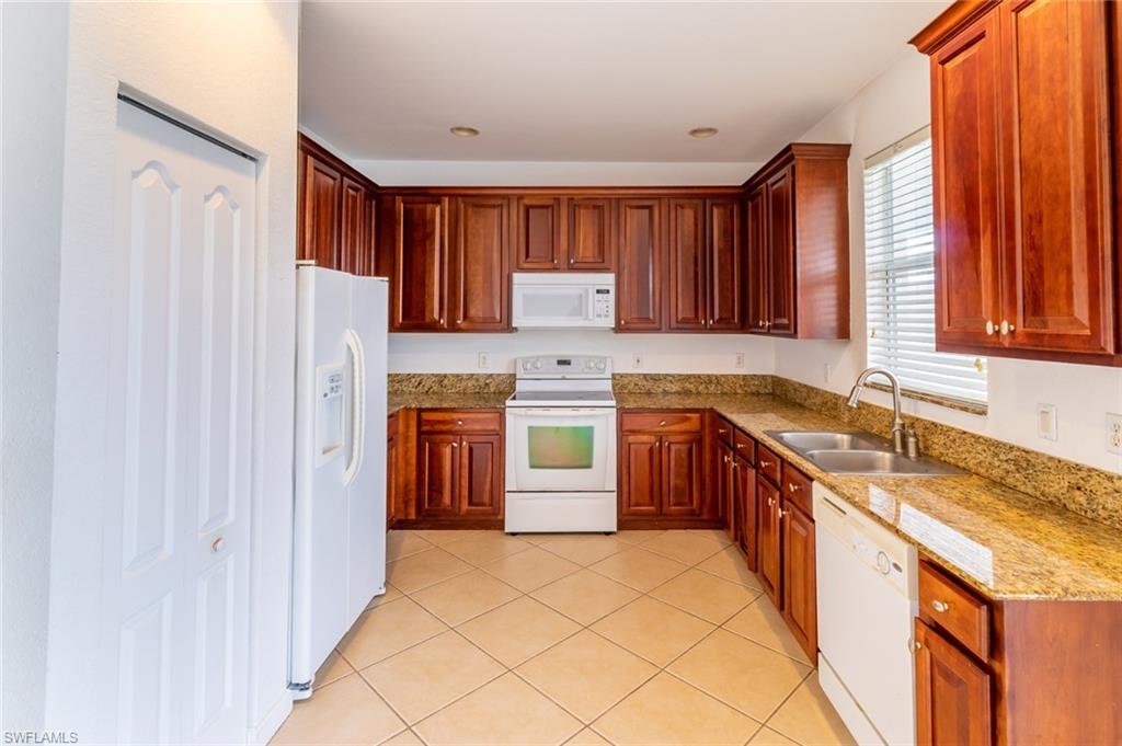 7077 Venice WAY Unit: 2002