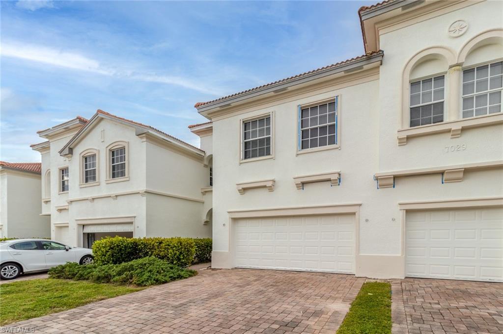 7077 Venice WAY Unit: 2002