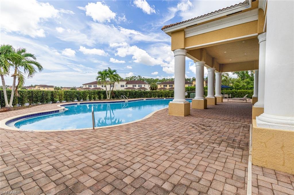 7077 Venice WAY Unit: 2002