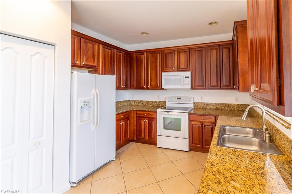 7077 Venice WAY Unit: 2002