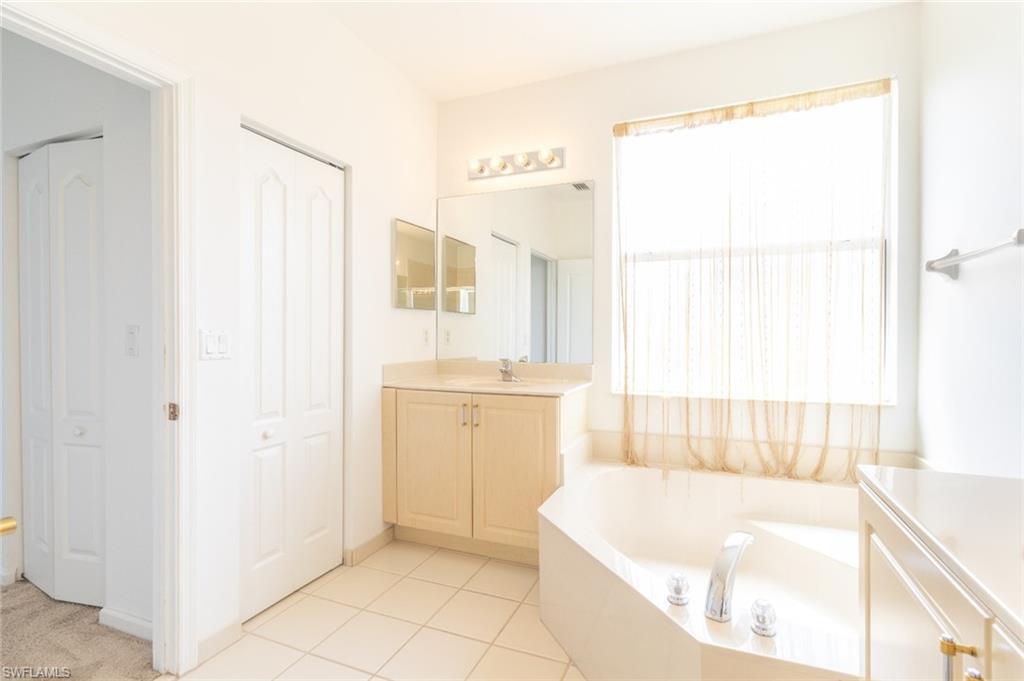 7077 Venice WAY Unit: 2002