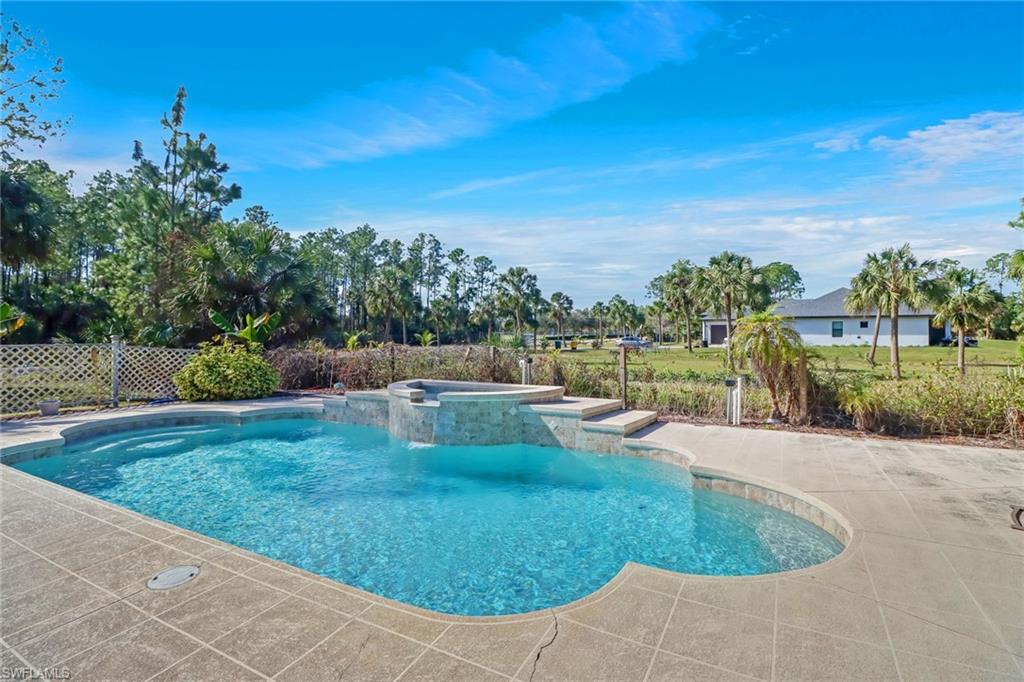985 Everglades BLVD S