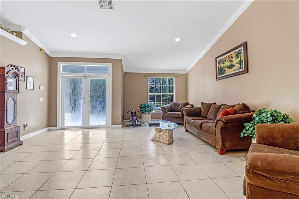 985 Everglades BLVD S