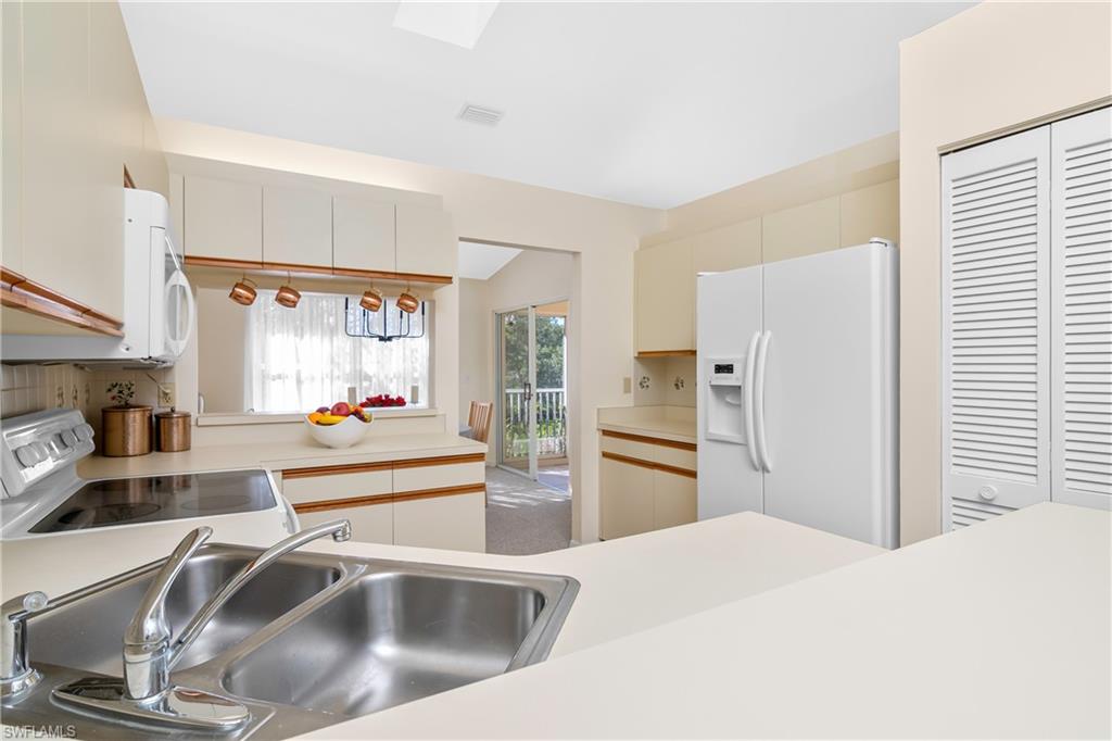 327 Emerald Bay CIR Unit: W5