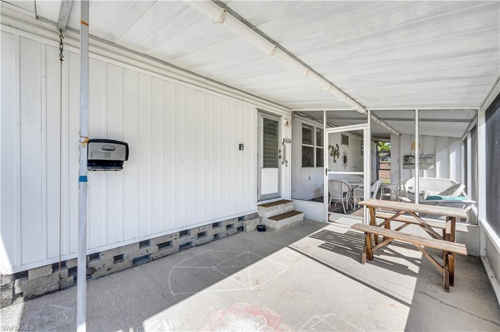 11 Moonstone CIR