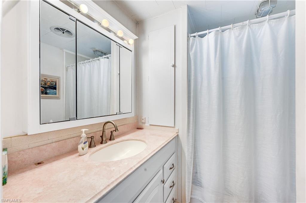 11 Moonstone CIR