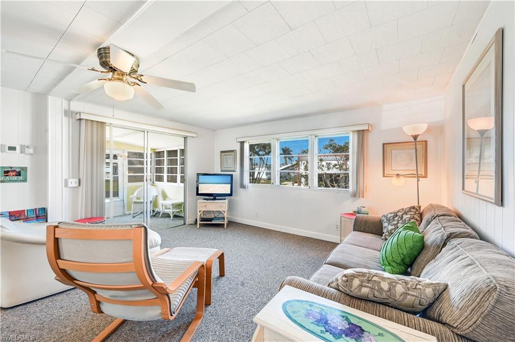 11 Moonstone CIR