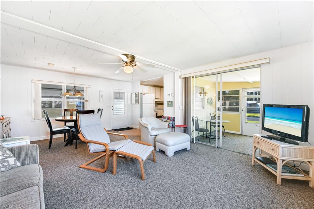 11 Moonstone CIR