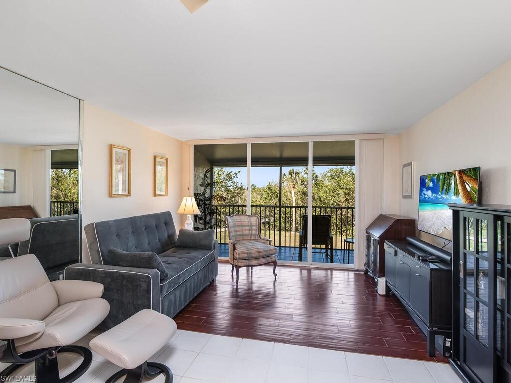 300 Stevens Landing DR Unit: C-102