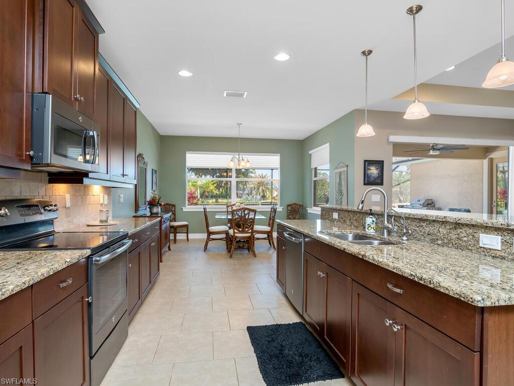 10142 Avonleigh DR