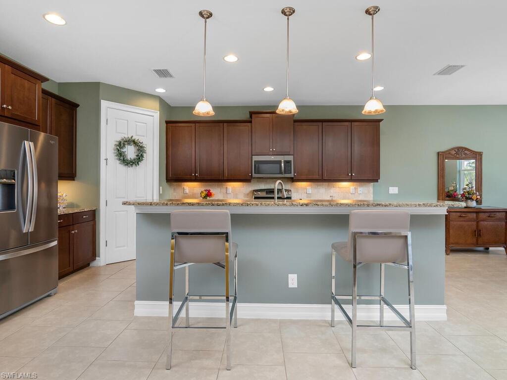 10142 Avonleigh DR
