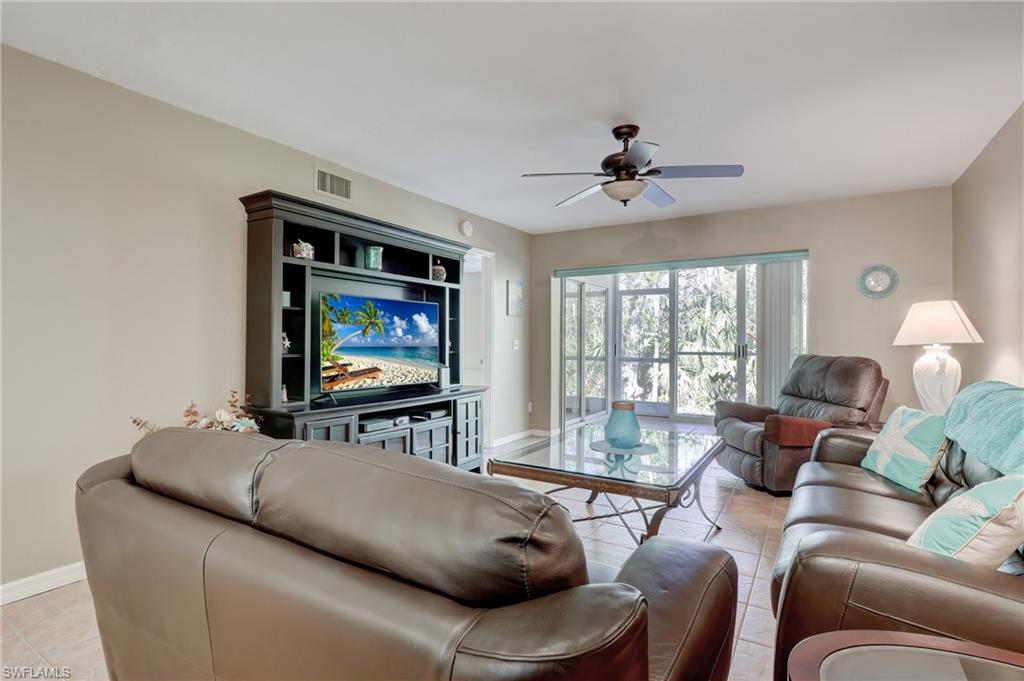765 Wiggins Lake DR Unit: 101