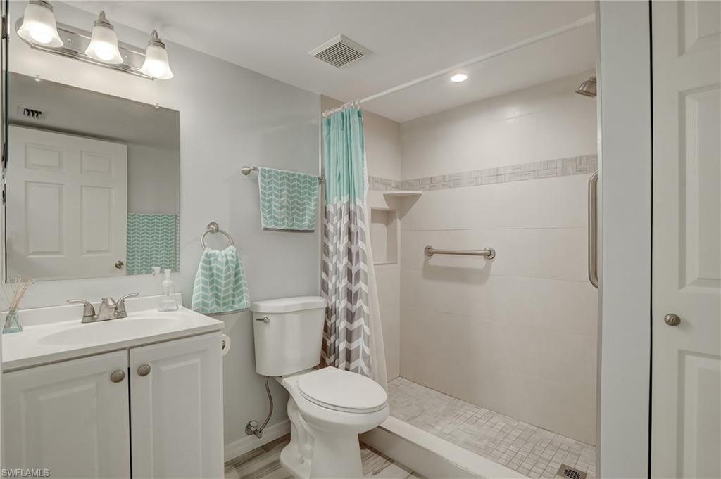765 Wiggins Lake DR Unit: 101