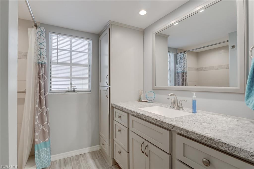 765 Wiggins Lake DR Unit: 101