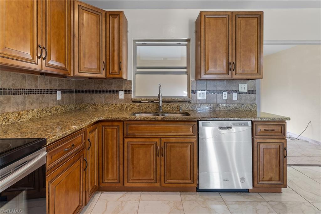 5251 Confederate DR