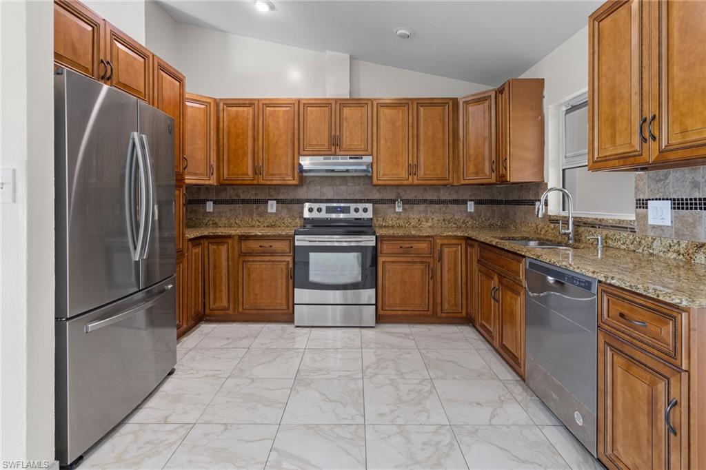 5251 Confederate DR
