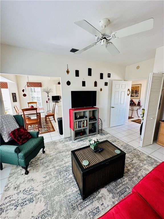 683 Wiggins Lake DR Unit: 201