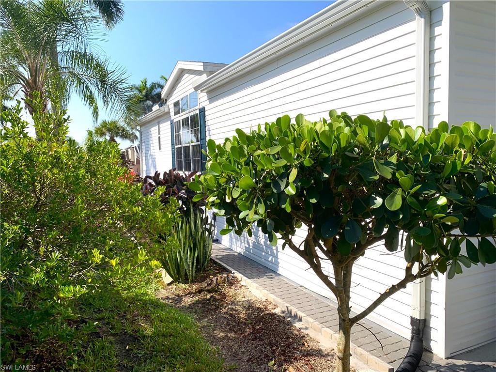 1064 Diamond Lake CIR