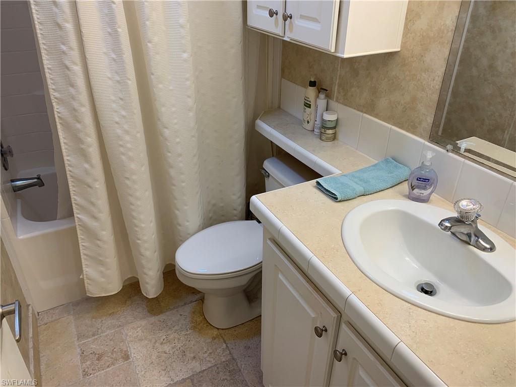 1064 Diamond Lake CIR