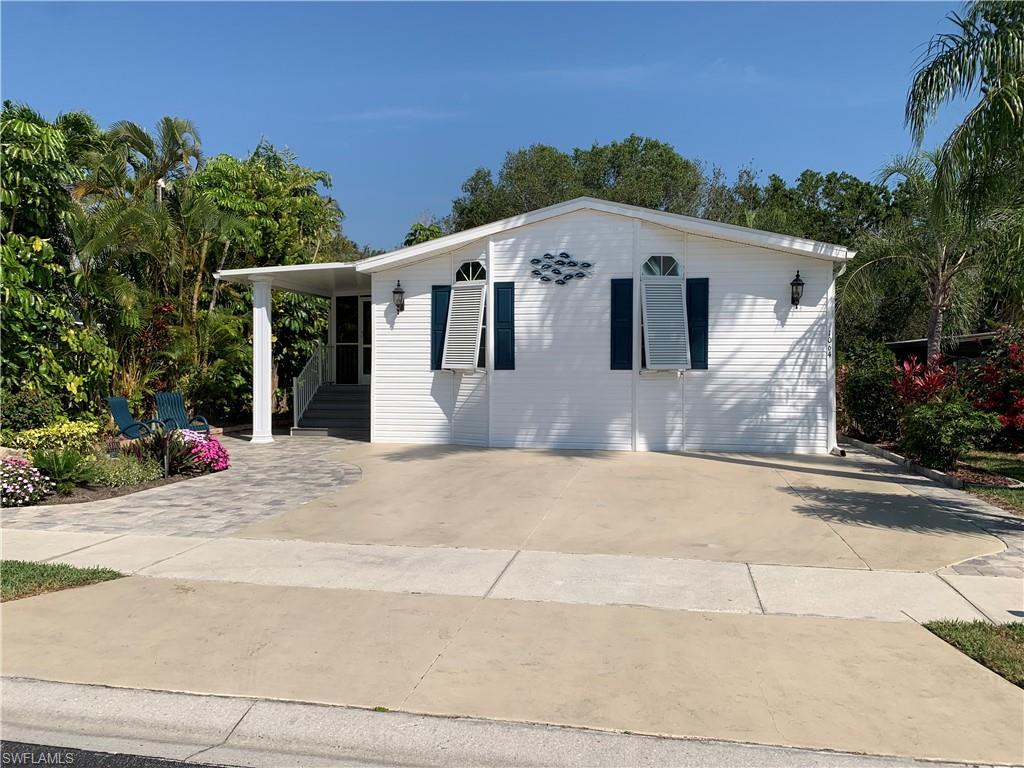 1064 Diamond Lake CIR