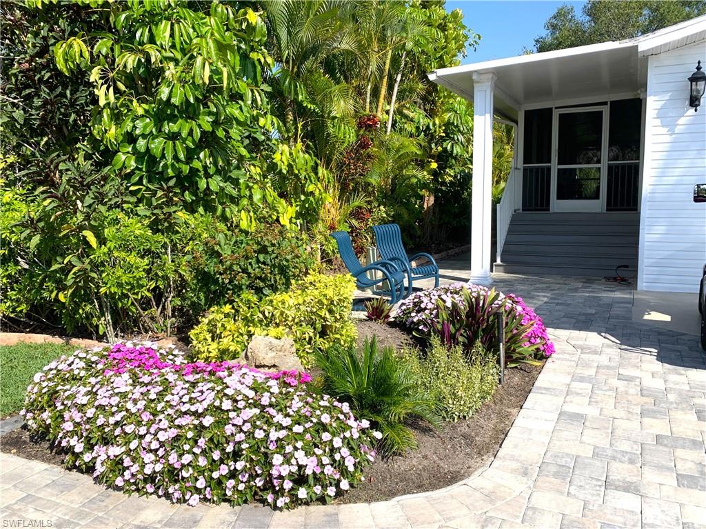 1064 Diamond Lake CIR