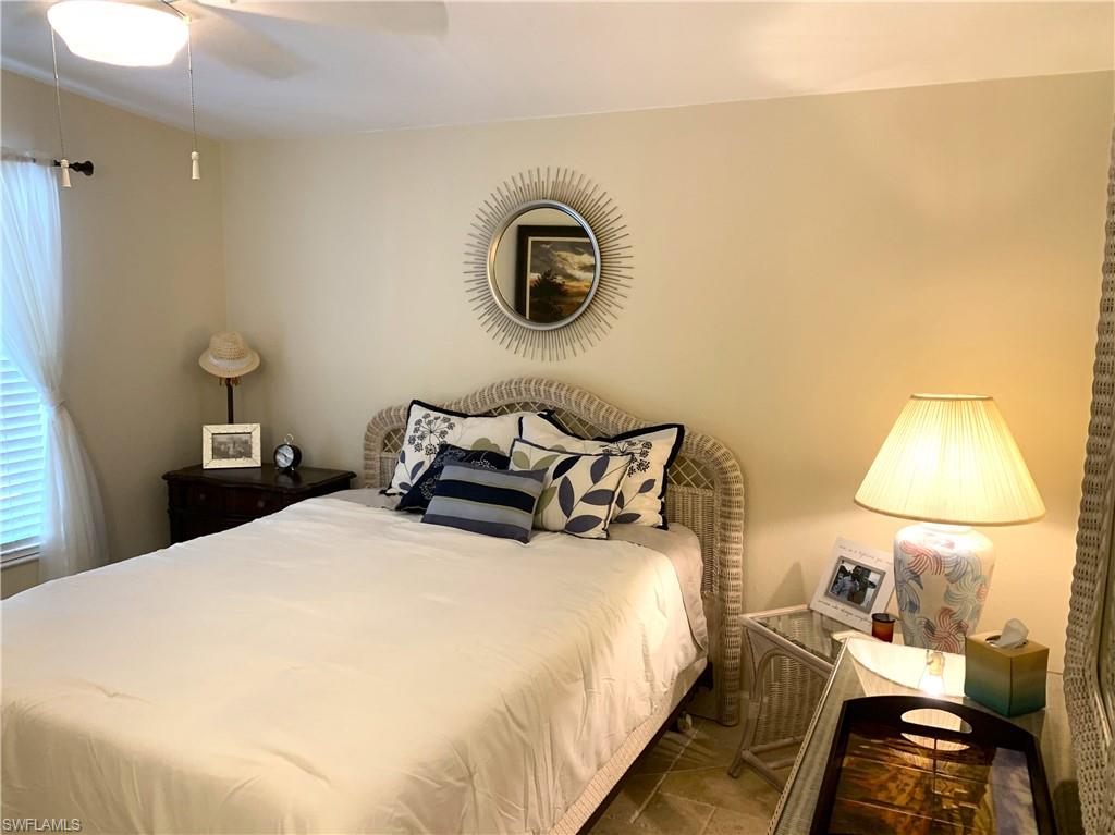 1064 Diamond Lake CIR