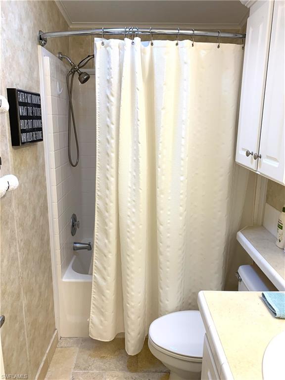 1064 Diamond Lake CIR