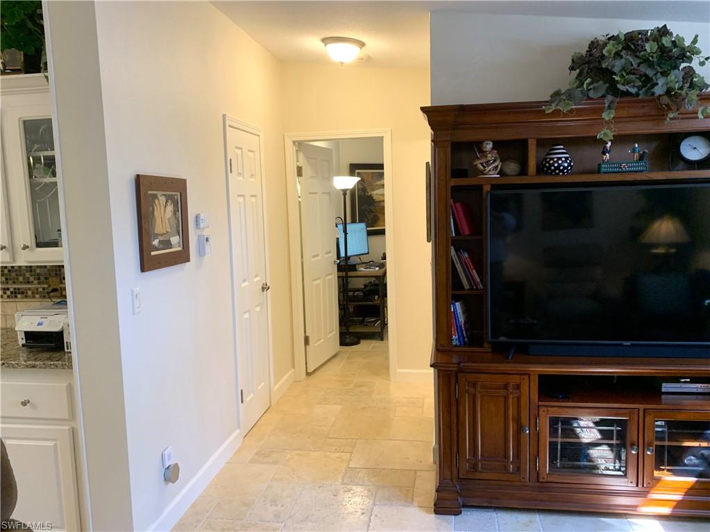 1064 Diamond Lake CIR
