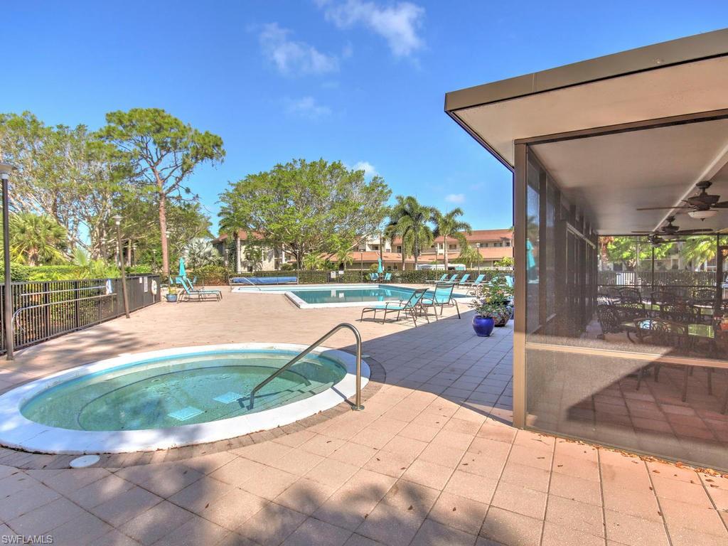 415 Augusta BLVD Unit: 212